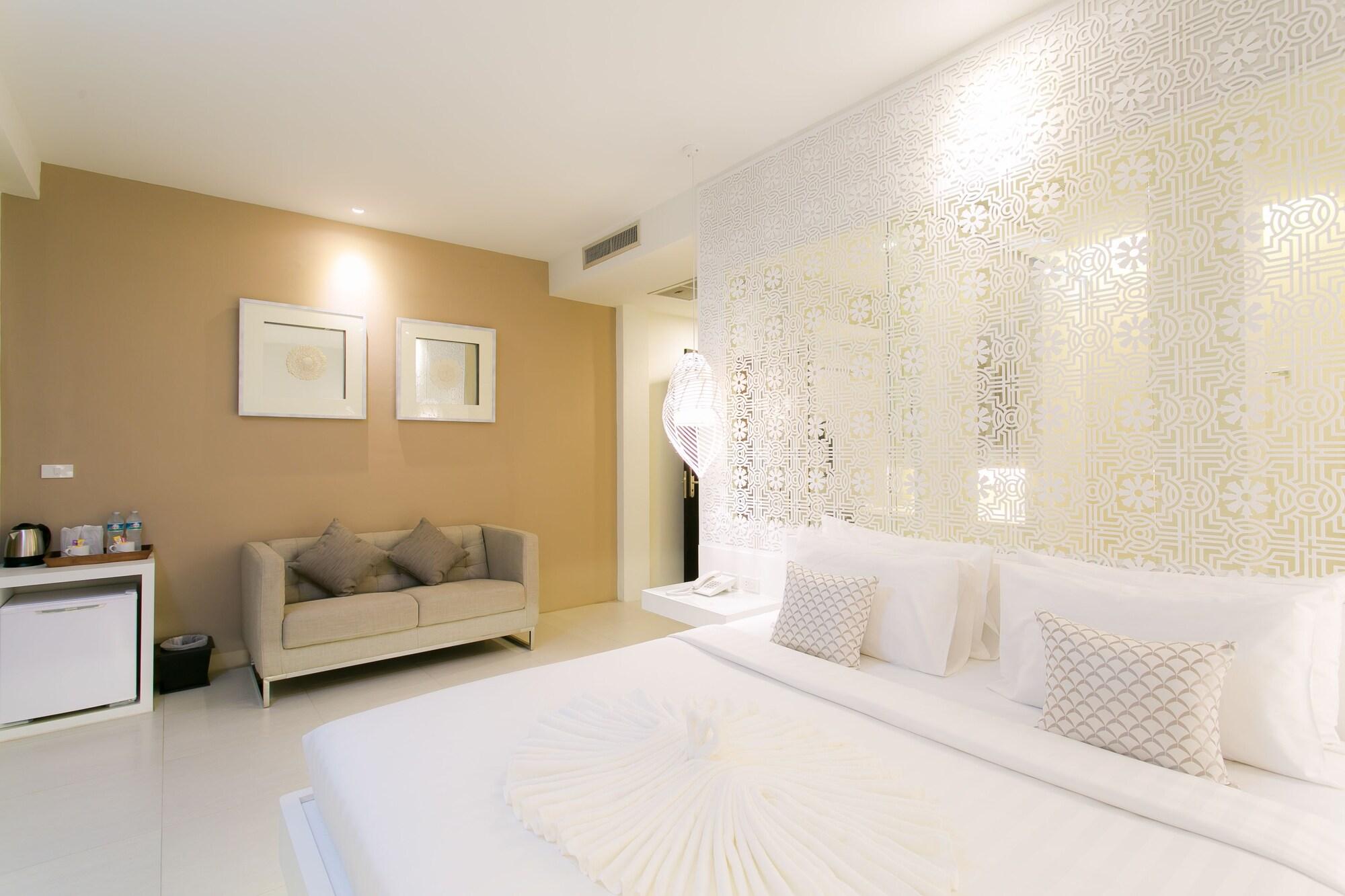 The House Patong Hotel Luaran gambar