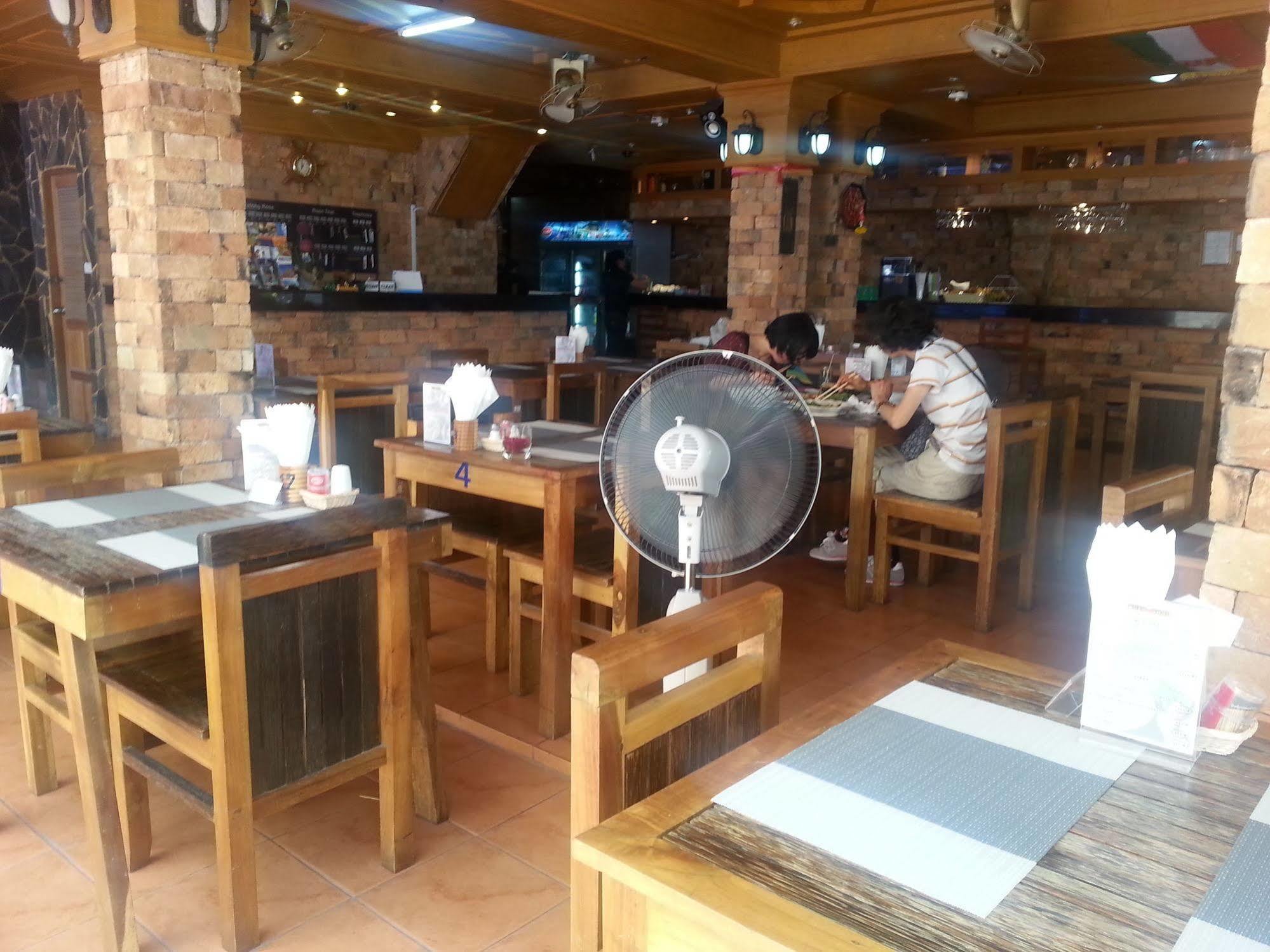 The House Patong Hotel Luaran gambar