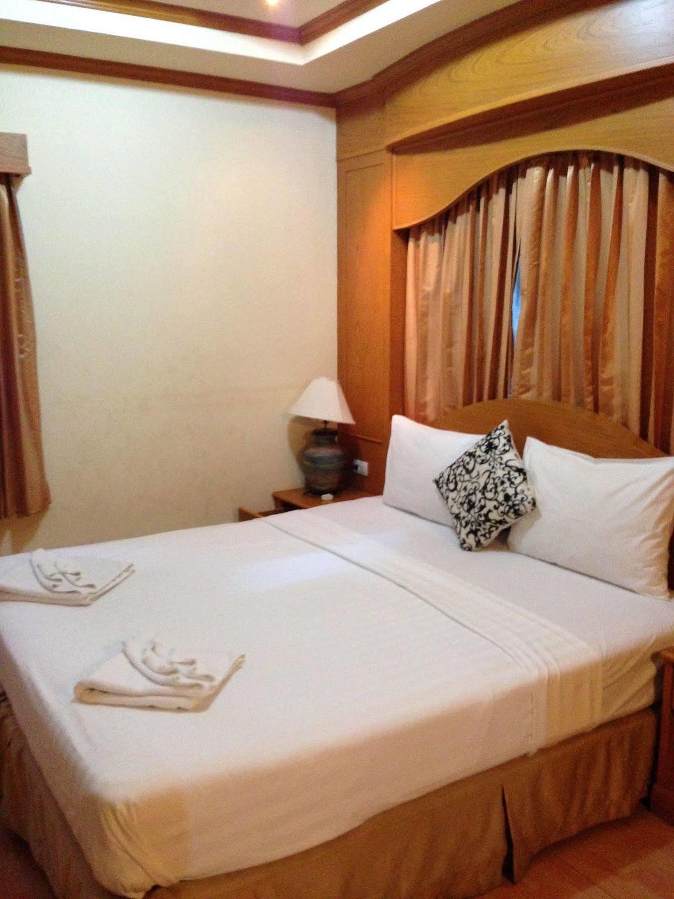 The House Patong Hotel Luaran gambar