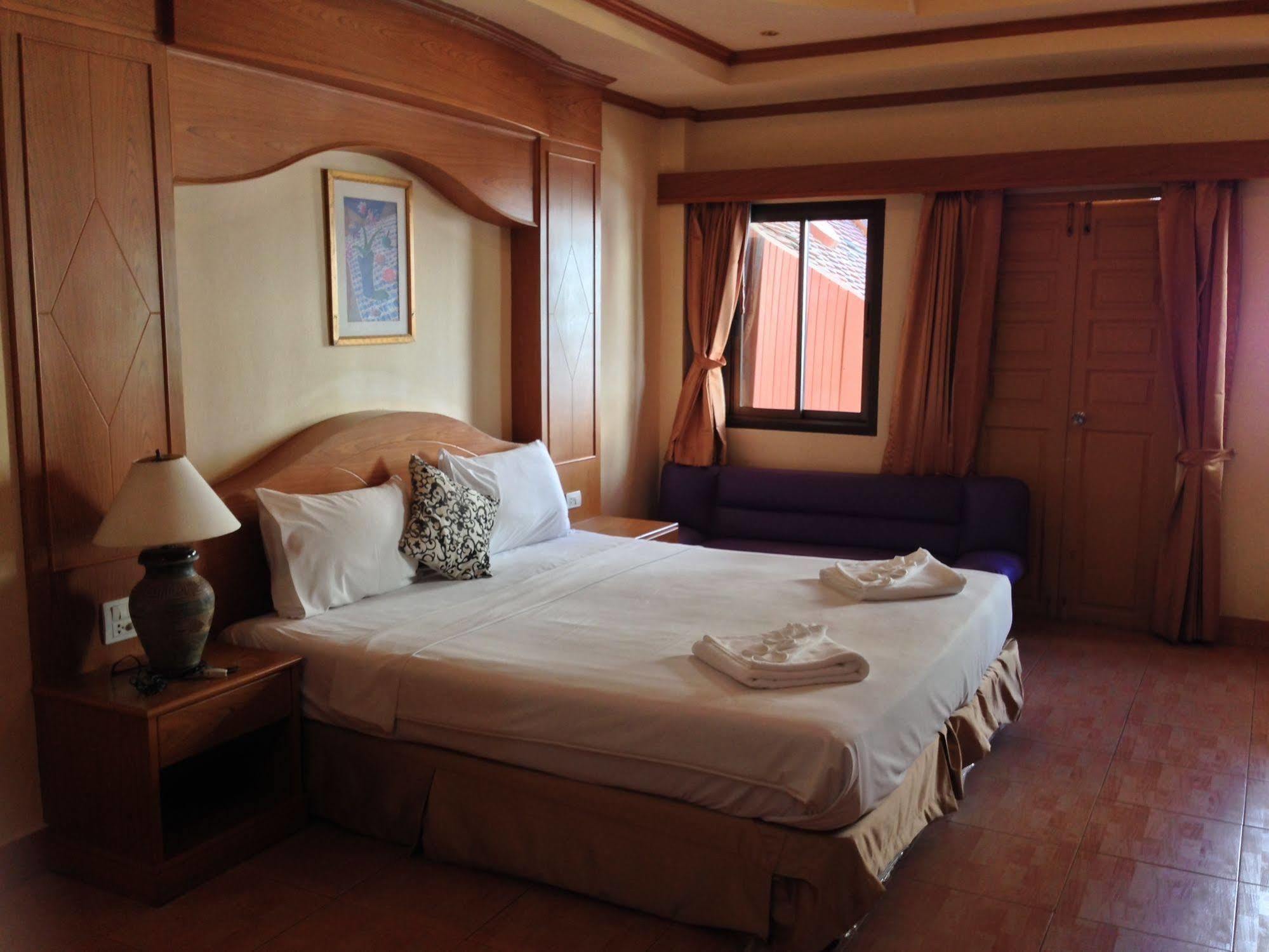 The House Patong Hotel Luaran gambar