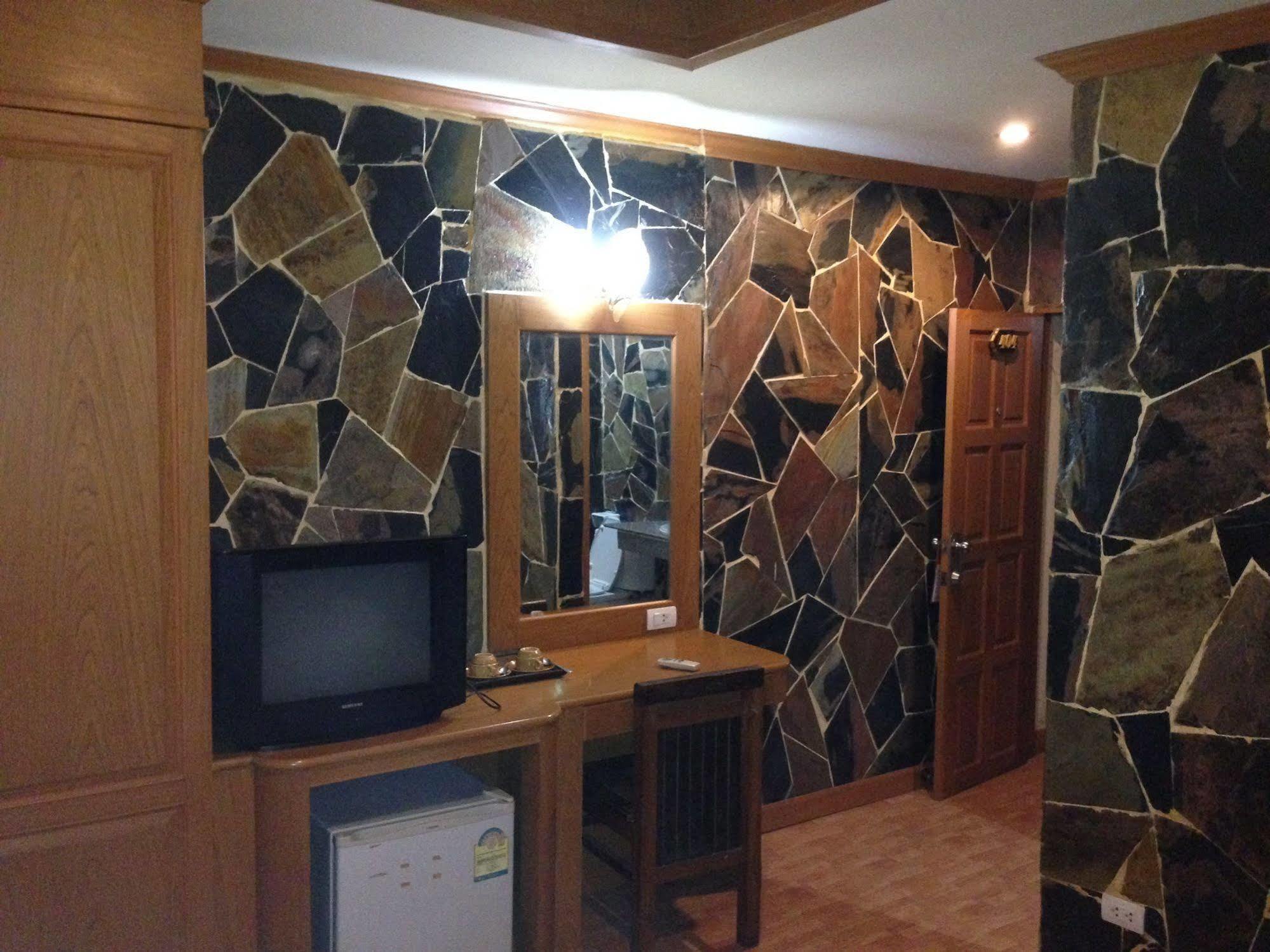 The House Patong Hotel Luaran gambar