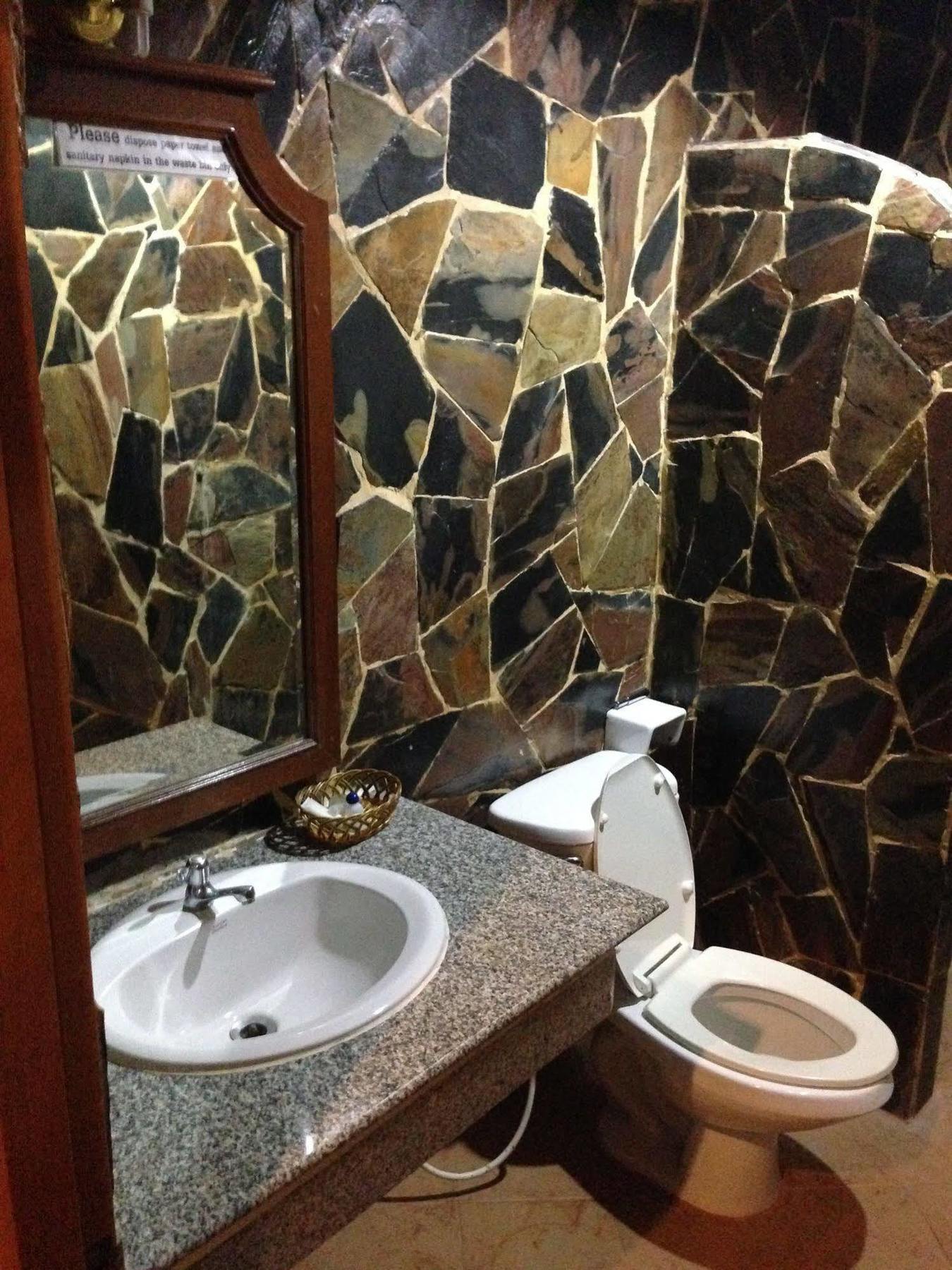 The House Patong Hotel Luaran gambar