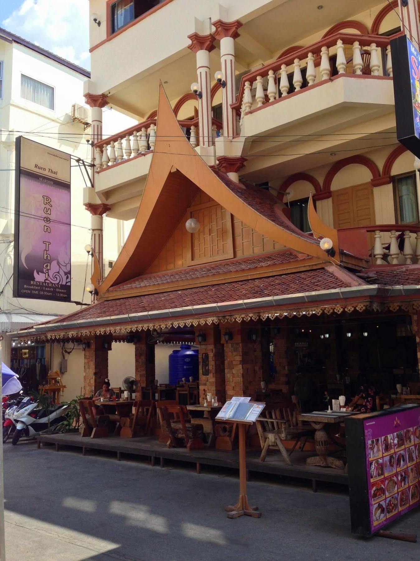 The House Patong Hotel Luaran gambar