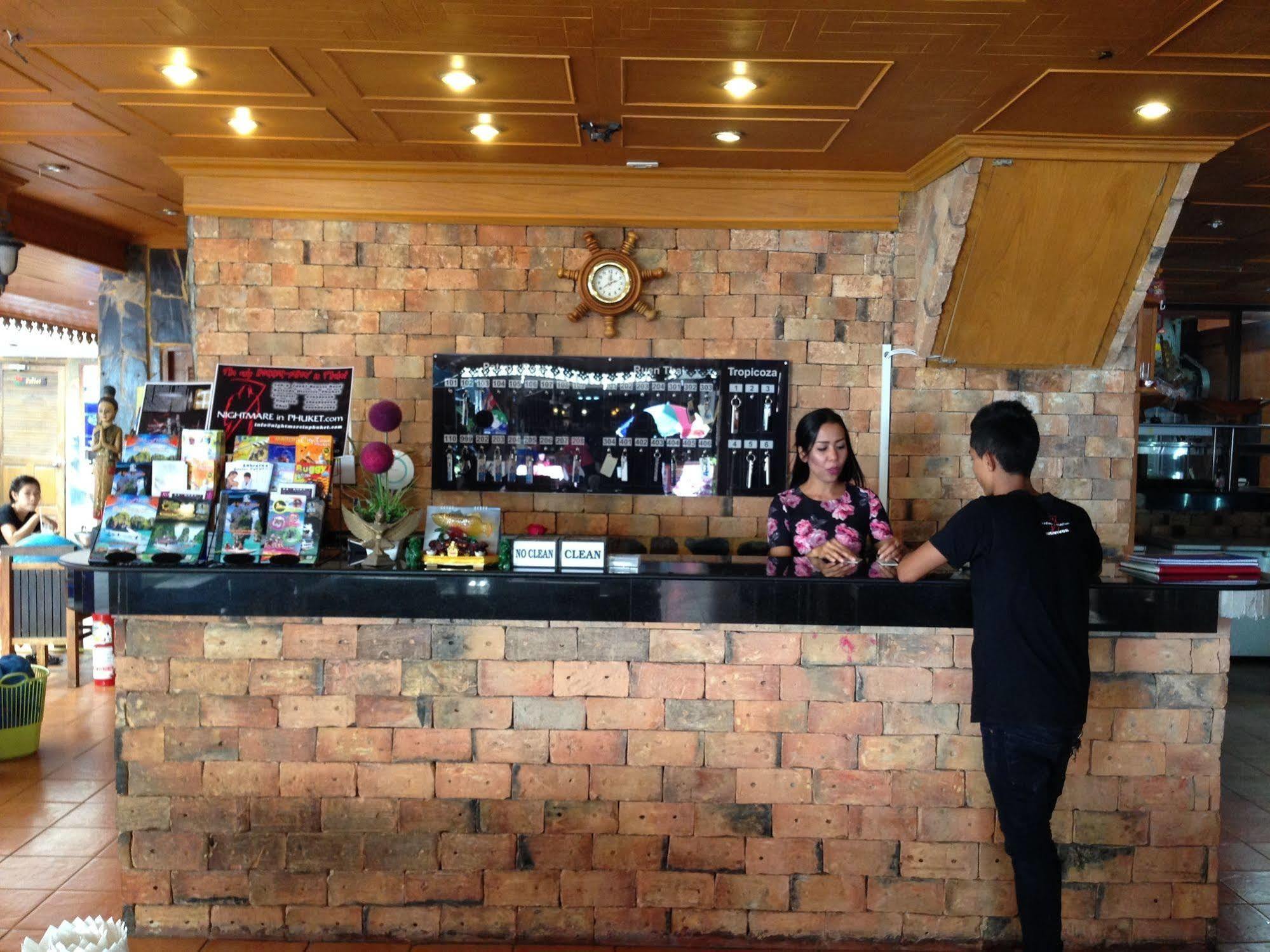 The House Patong Hotel Luaran gambar