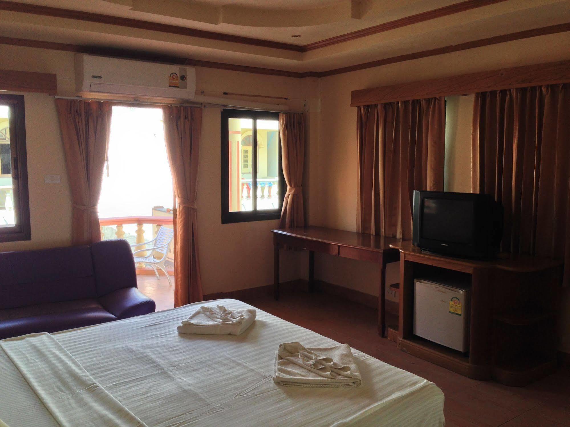 The House Patong Hotel Luaran gambar