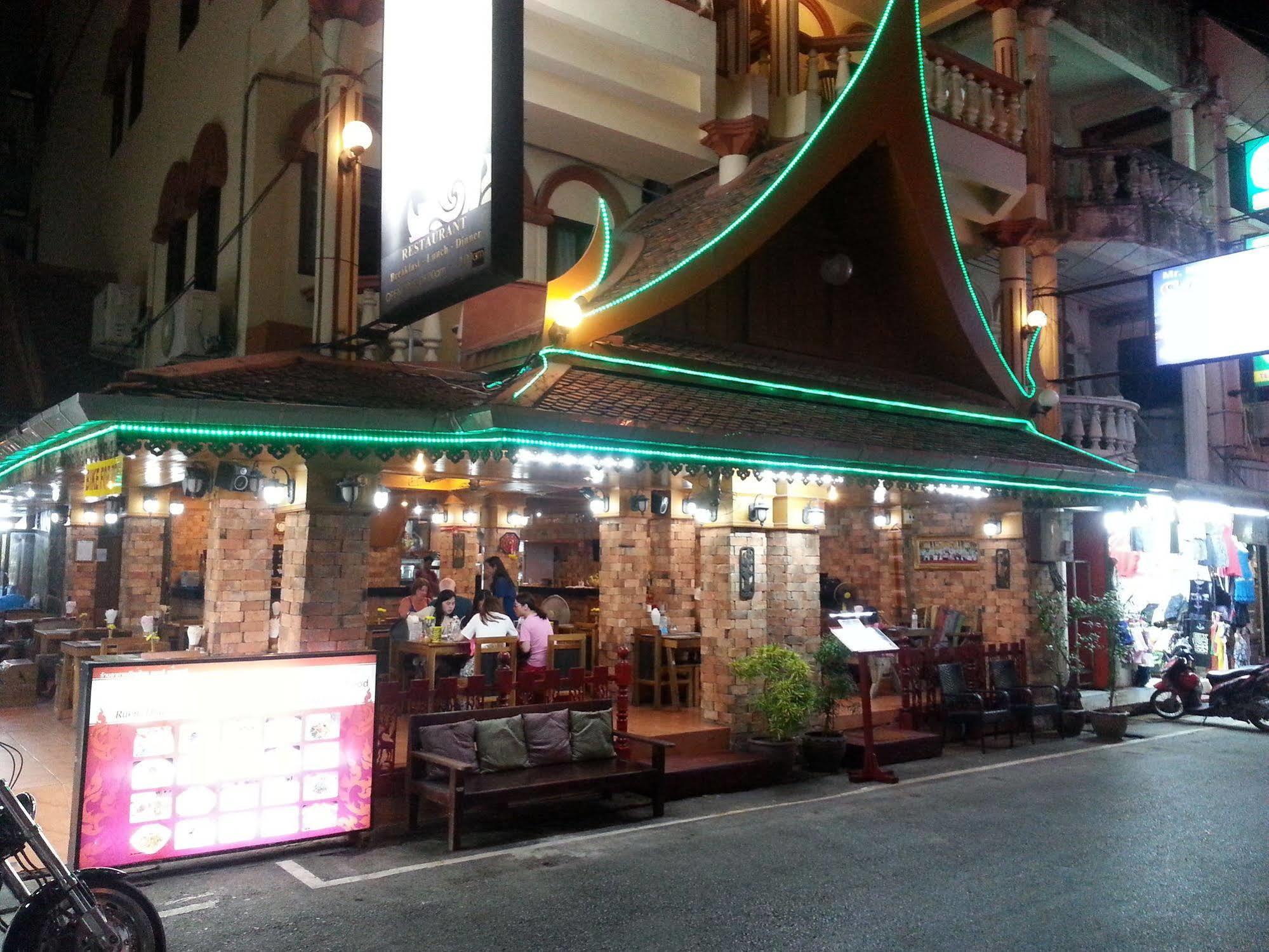 The House Patong Hotel Luaran gambar
